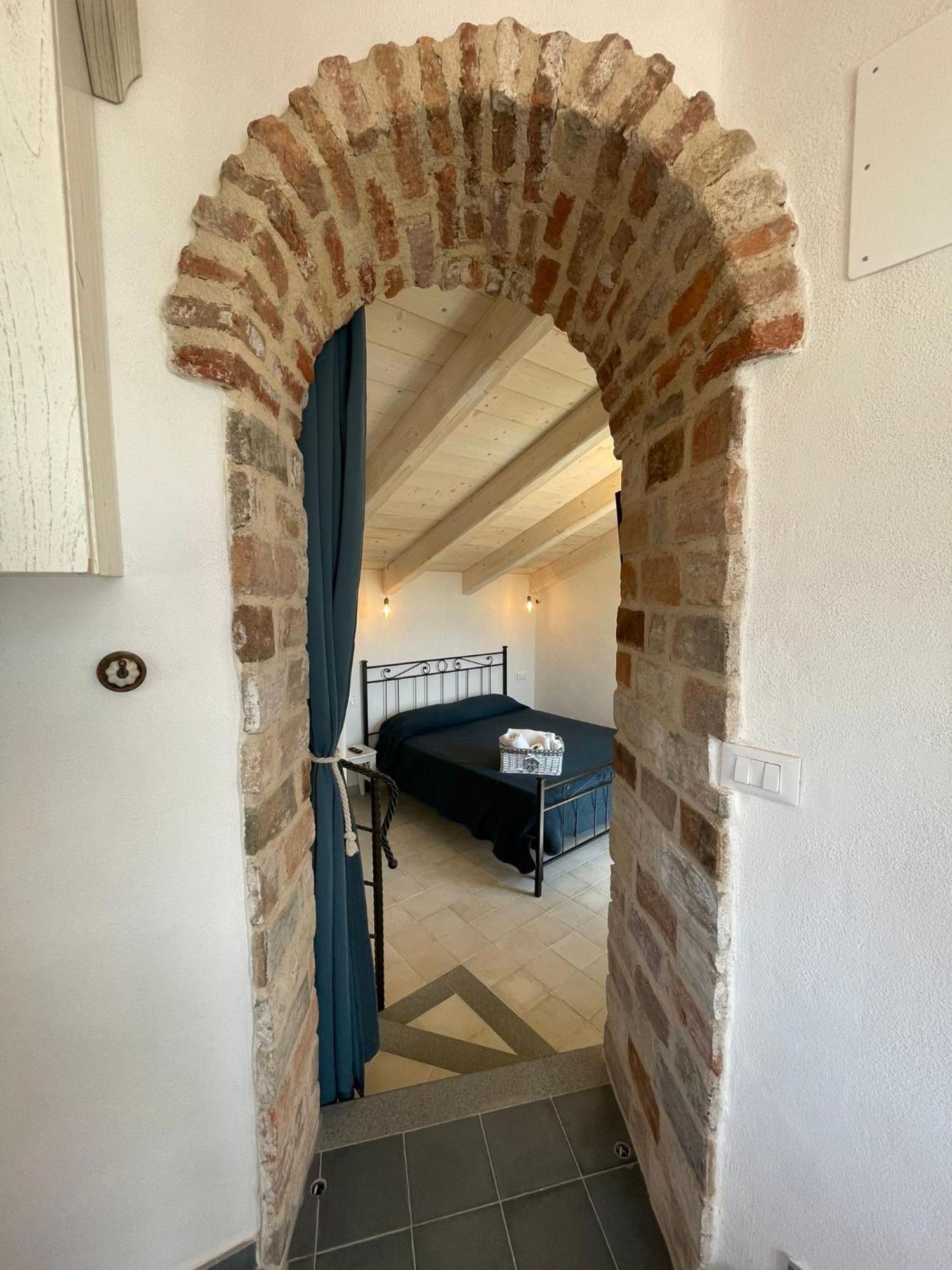A Burga Du Muntin Hotel Spotorno Room photo