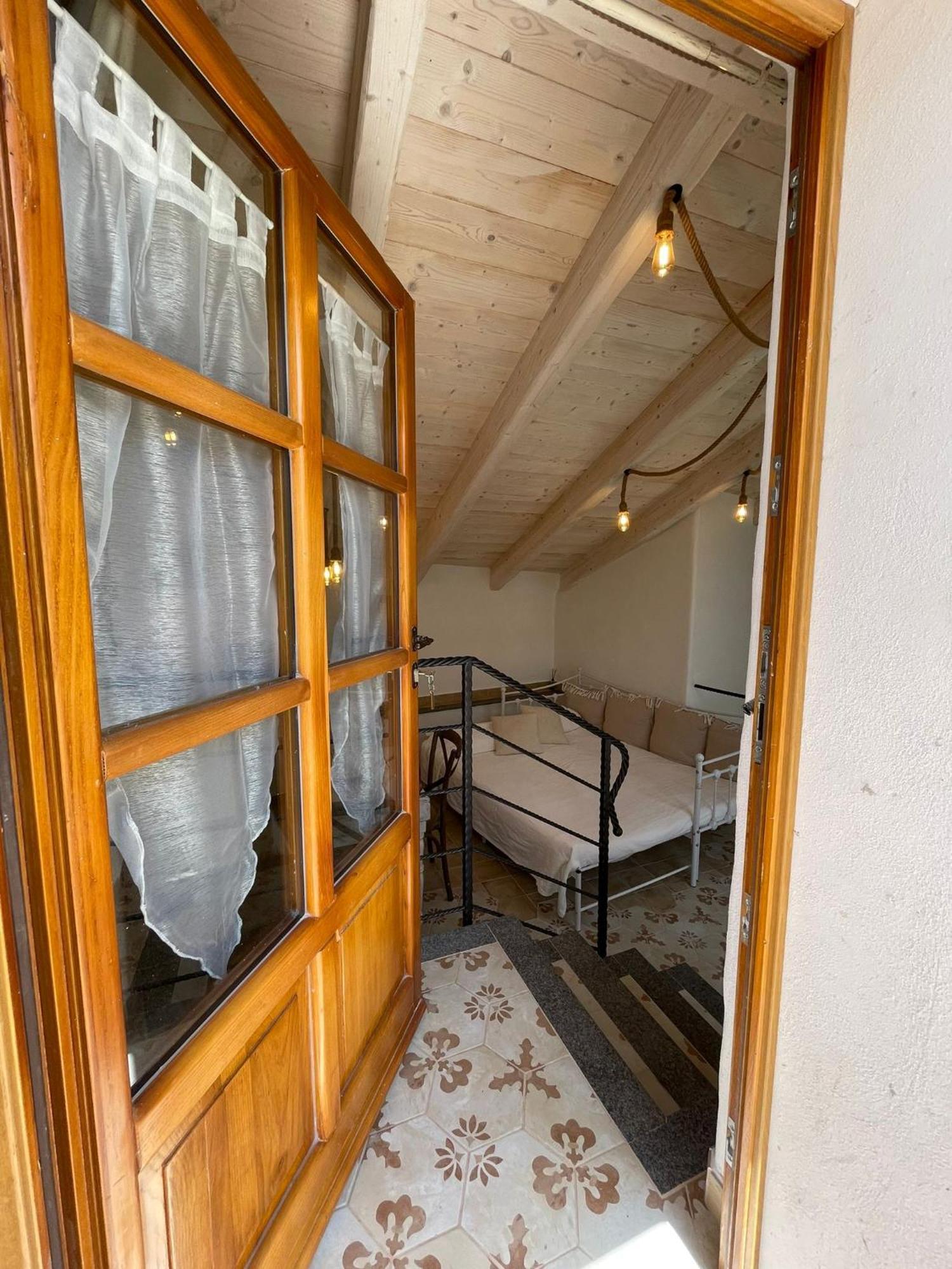 A Burga Du Muntin Hotel Spotorno Room photo