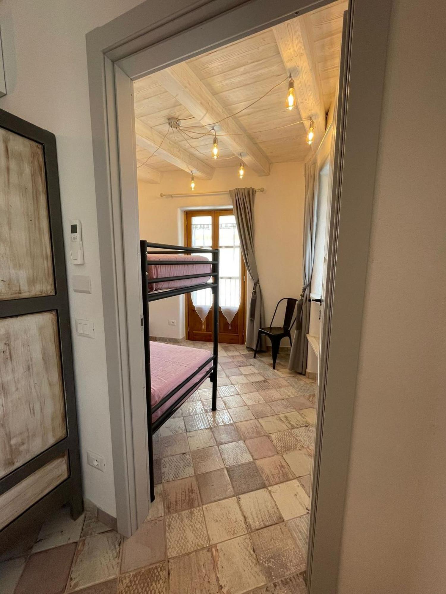 A Burga Du Muntin Hotel Spotorno Room photo